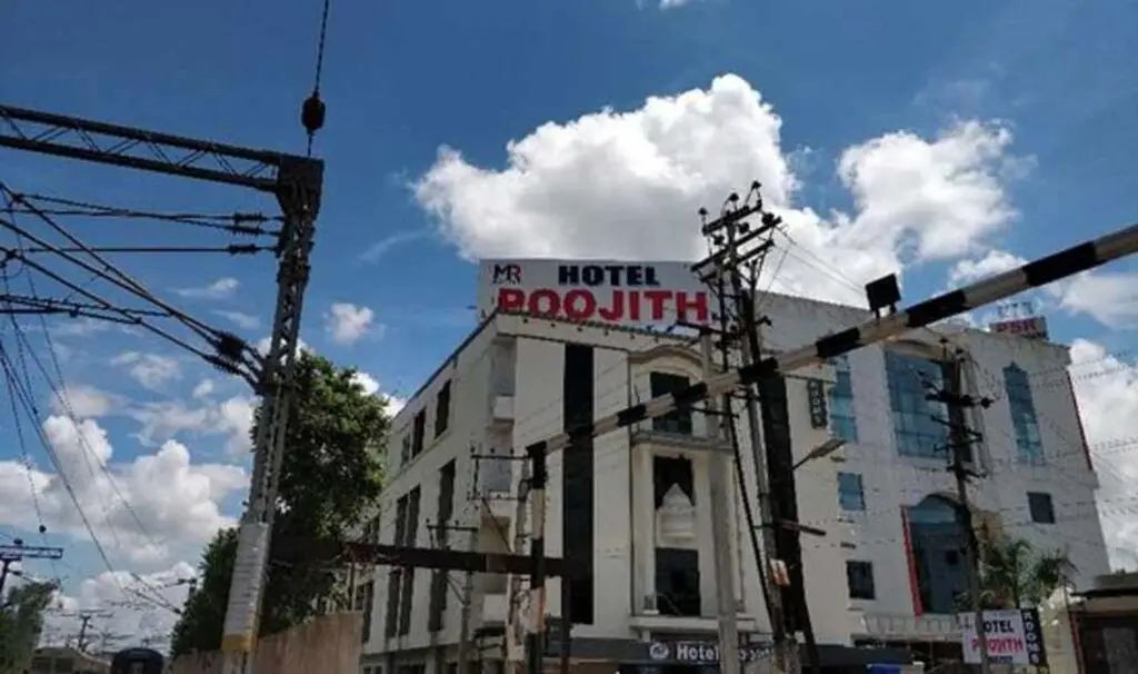 Hotel Poojith AC — фото 1
