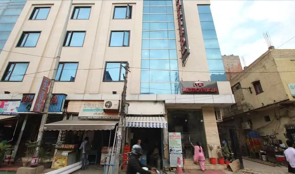 ADB Rooms Hotel Metro Plaza — фото 1