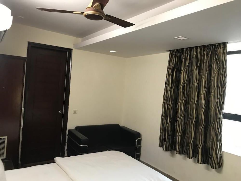 Нью-Дели: ADB Rooms Hotel Metro Plaza