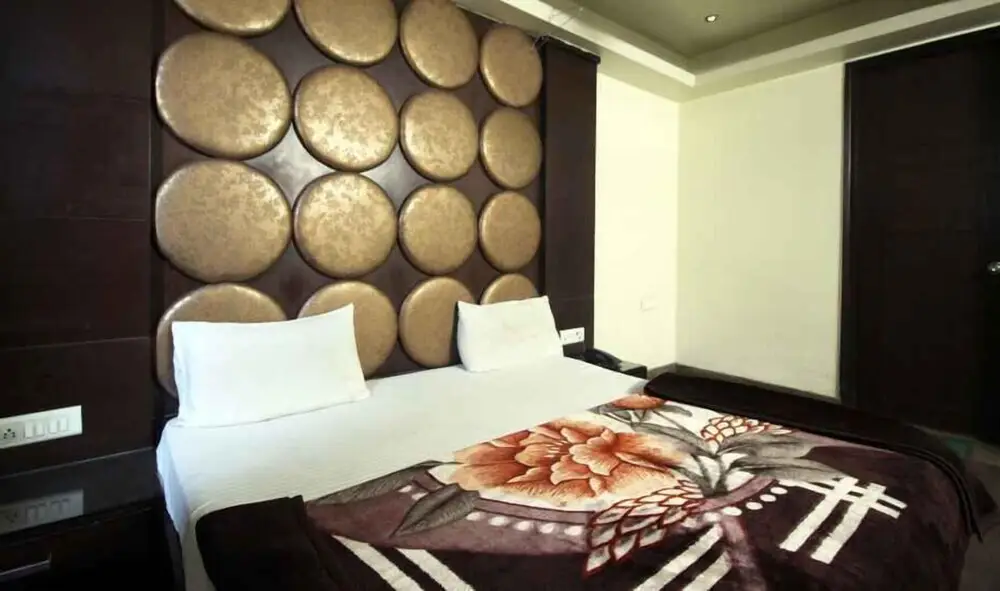 Нью-Дели: ADB Rooms Hotel Metro Plaza