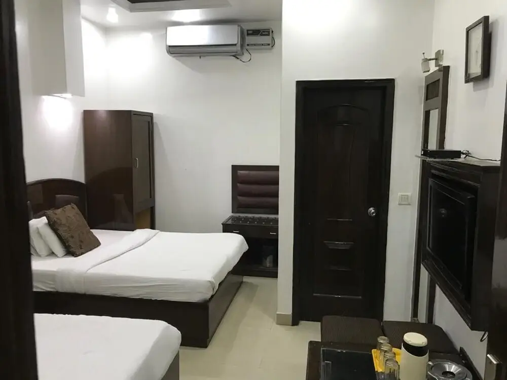 Нью-Дели: ADB Rooms Hotel Metro Plaza