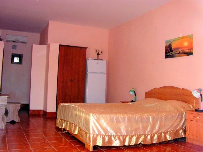 Оленевка: Aquilon Guest House