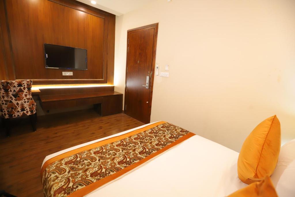 Нью-Дели: IP Royal Hotel - Couple Friendly Near Yamuna Sports Complex, Karkardooma New Delhi
