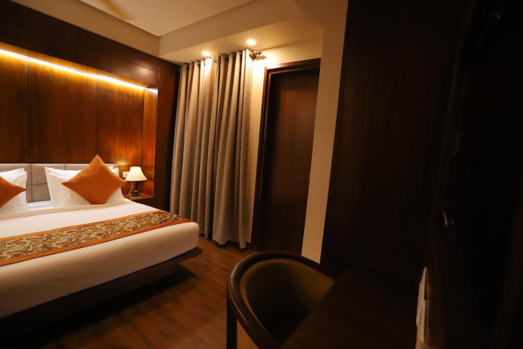 Нью-Дели: IP Royal Hotel - Couple Friendly Near Yamuna Sports Complex, Karkardooma New Delhi