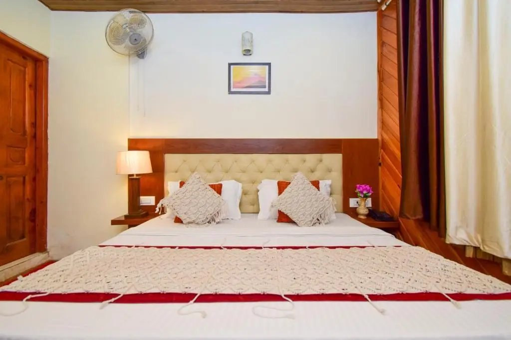 Манали: Swiss Cottage by Dumnu Homes next to Kangna Ranaut's house