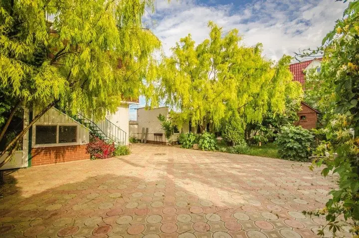 Заозерное: Guest House Avalon