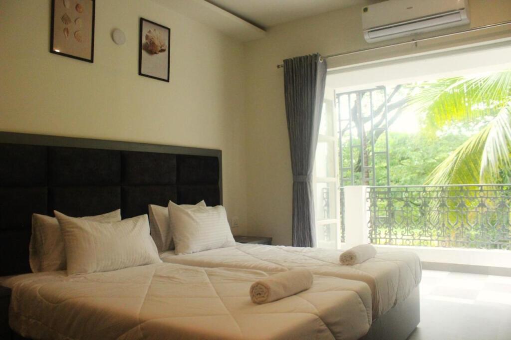 Панаджи: Coastal Pearl Hotel Miramar Panaji