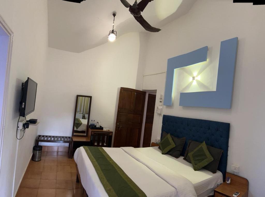 Калангут: tio carmino resort