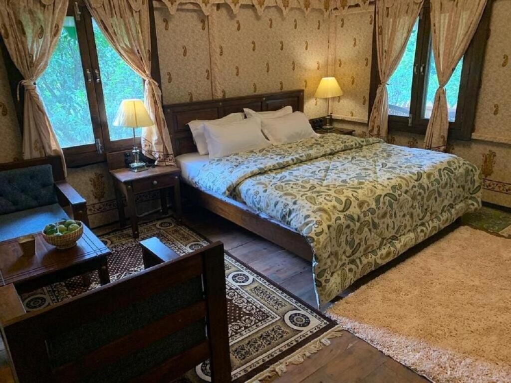 Наинитал: Evaan Resorts The Foliage