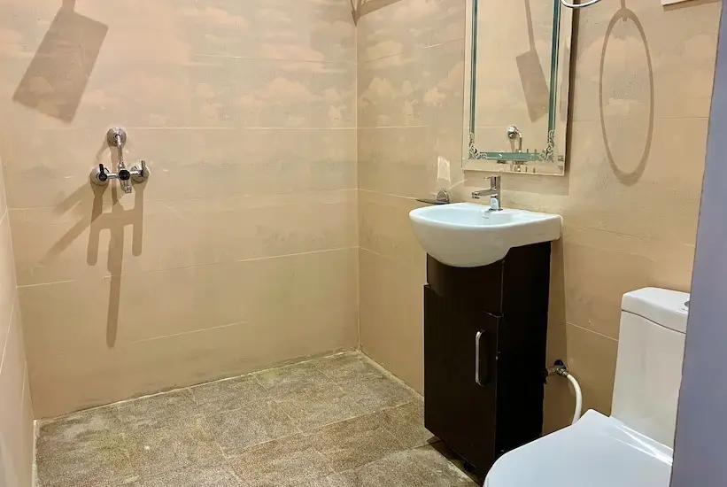 Наинитал: Hostel By The Lake Hill In Bhujiyaghat