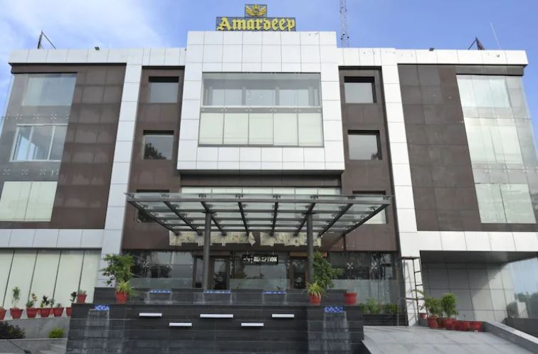 Наинитал: Hotel Amardeep