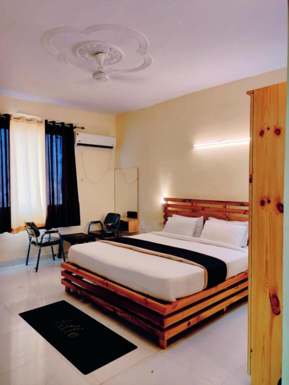 Наинитал: Hotel Corbett Regency