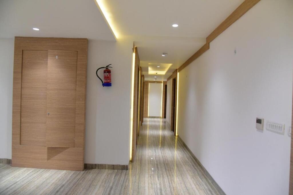 Наинитал: Hotel Crystal Grand