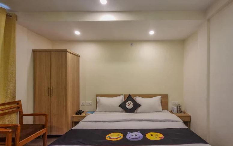 Наинитал: Hotel Emoji Inn