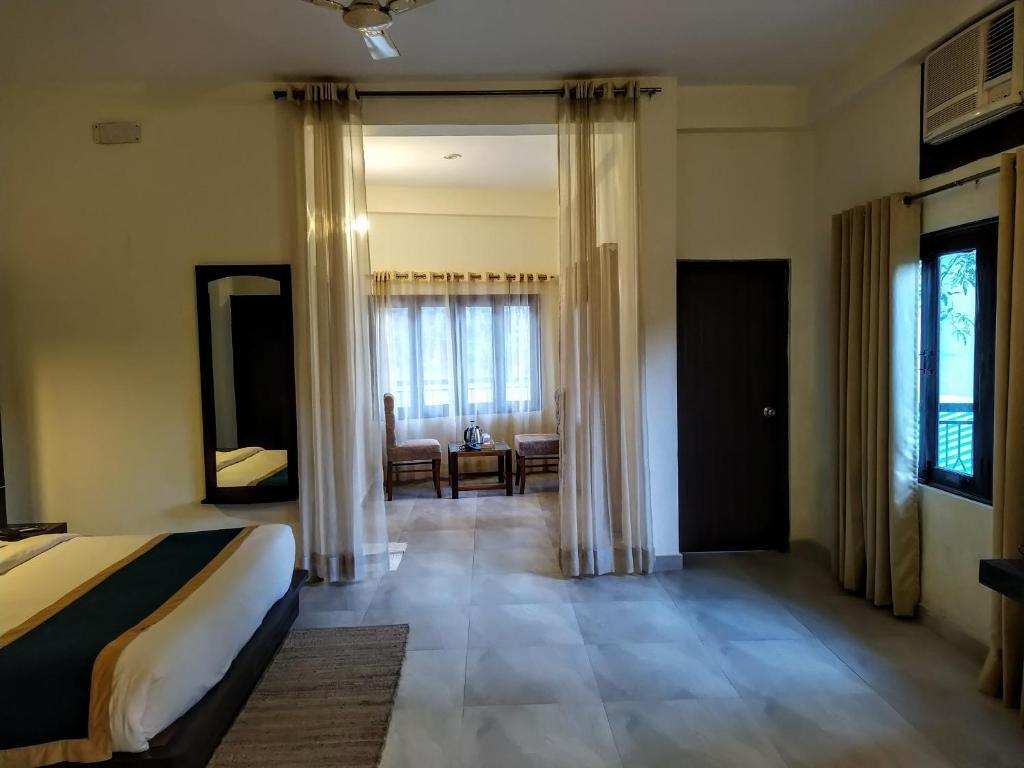 Наинитал: Hotel Holiday Highlights by Howard