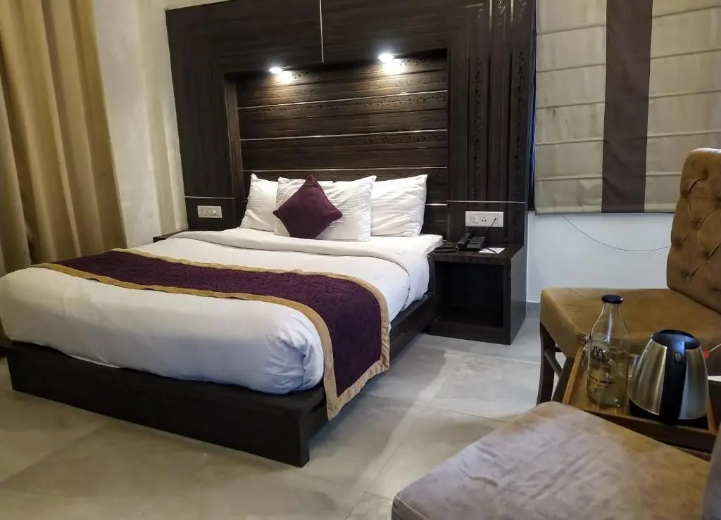 Наинитал: Hotel Holiday Highlights by Howard