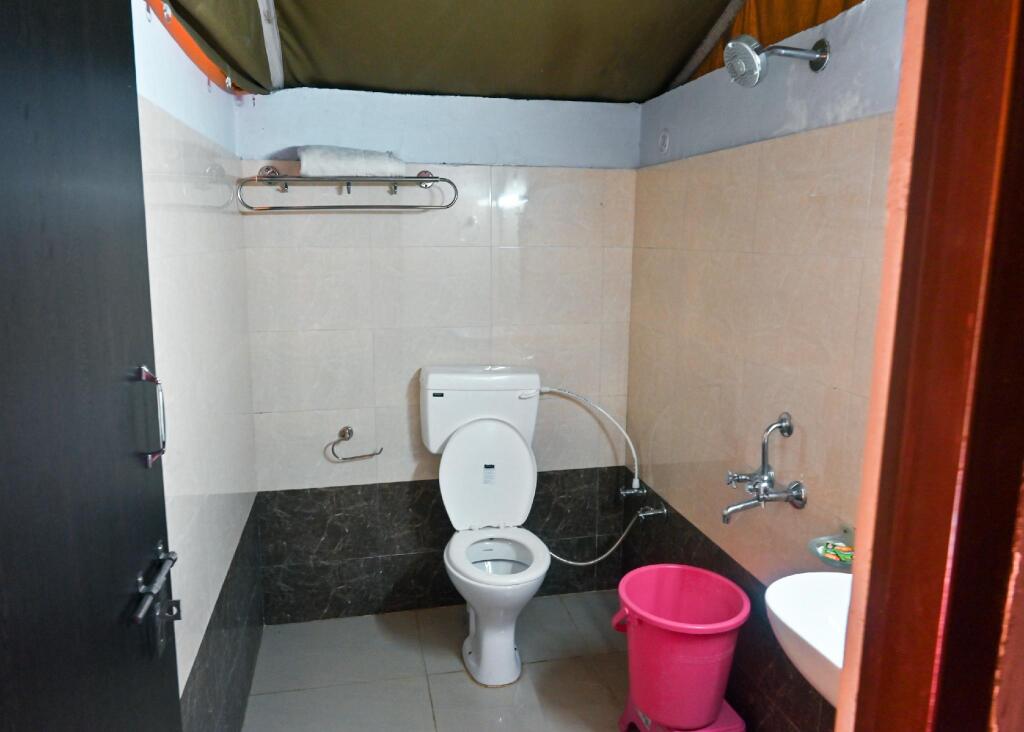 Наинитал: Kumaoni Karavan Camps  Resort