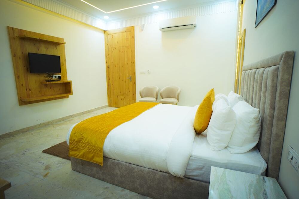 Наинитал: Mango Bloom River Resort
