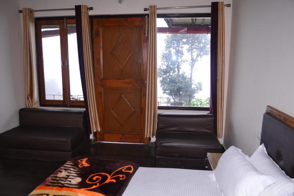 Наинитал: Naina Bird Resort
