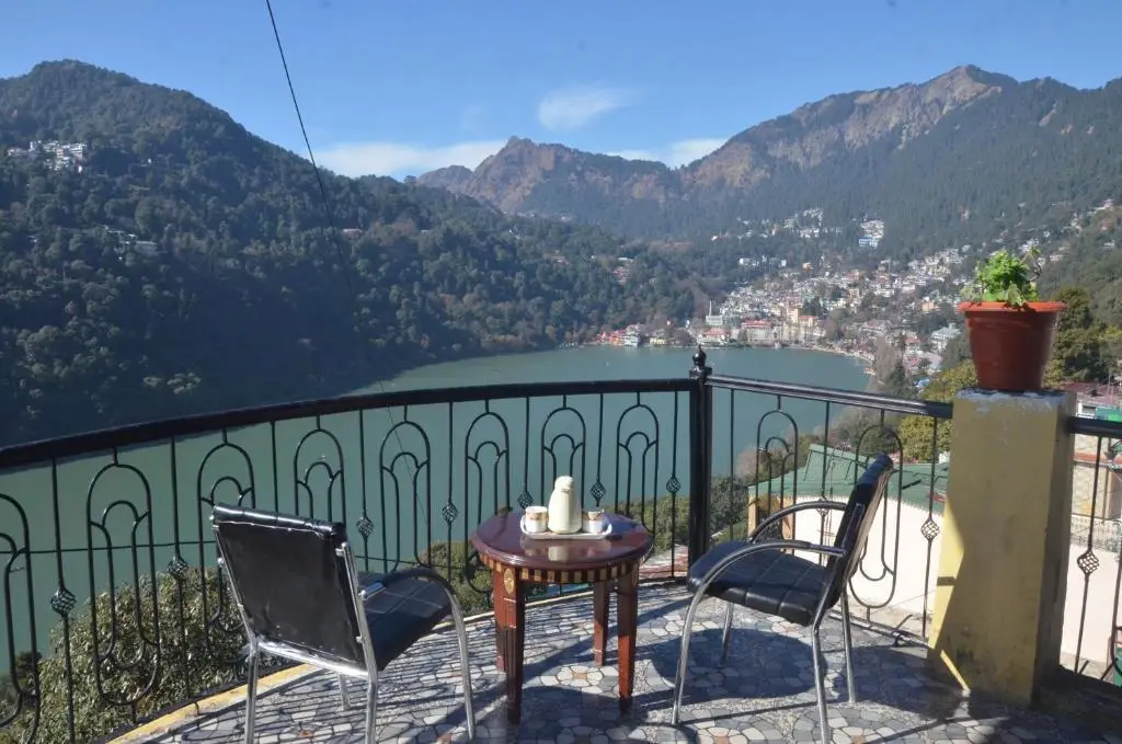 Наинитал: Nainital Willows