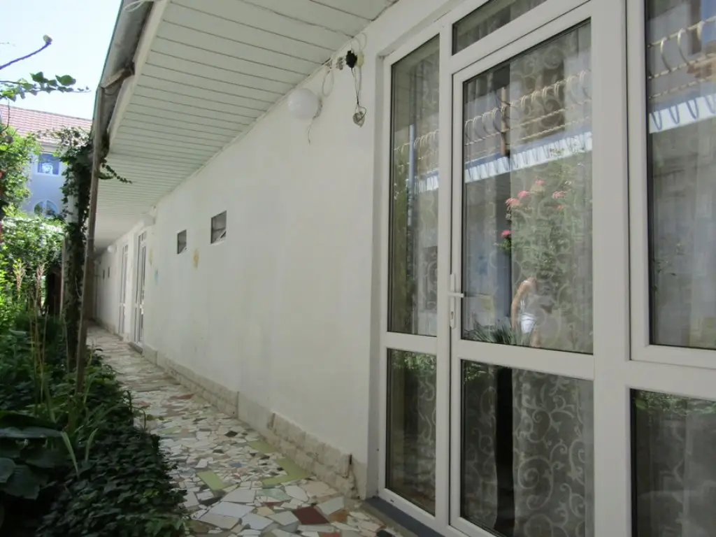 Заозерное: Roza Guest House