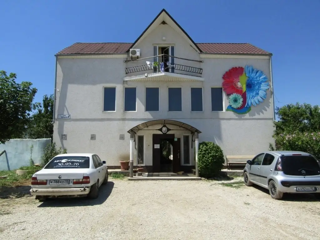 Заозерное: Roza Guest House