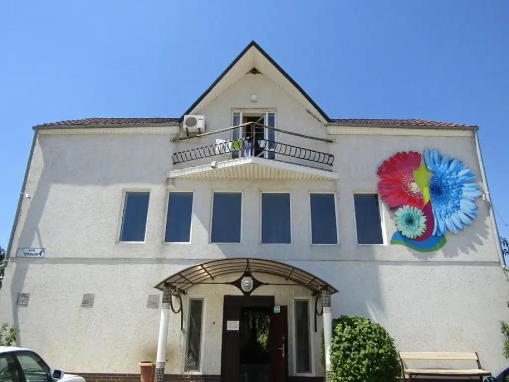 Заозерное: Roza Guest House