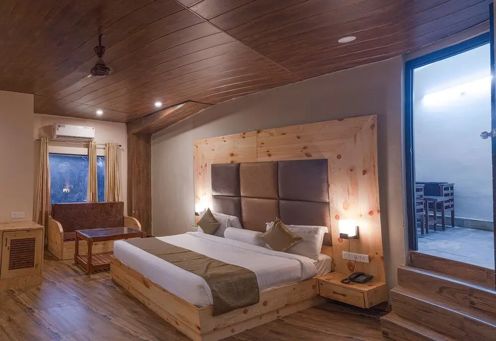 Наинитал: The Tattwaa Corbett Spa & Resort