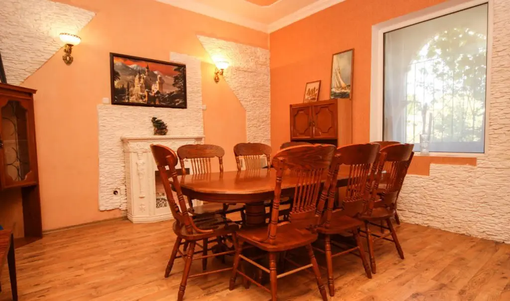 Заозерное: Viktoriya Guest House