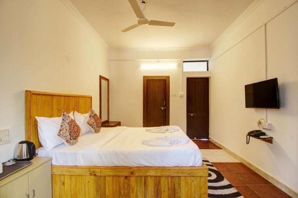 Морджим: Hotel Pleasure Inn near Turtle Beach, Morjim