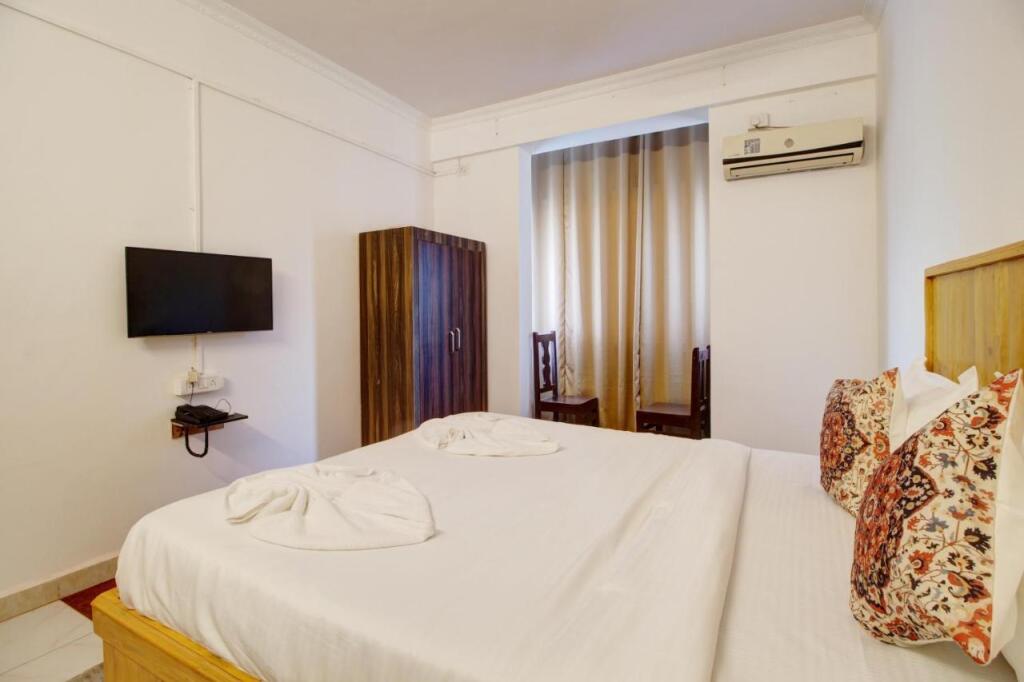 Морджим: Hotel Pleasure Inn near Turtle Beach, Morjim