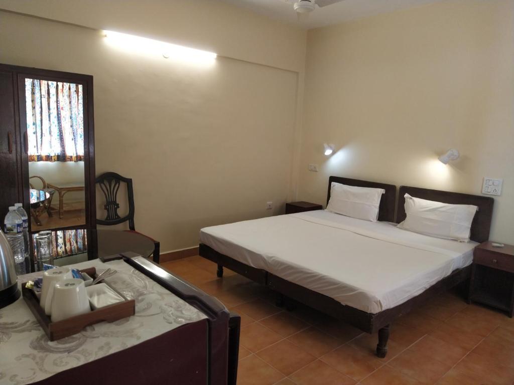 Калангут: Qees Empire Beachfront Resort