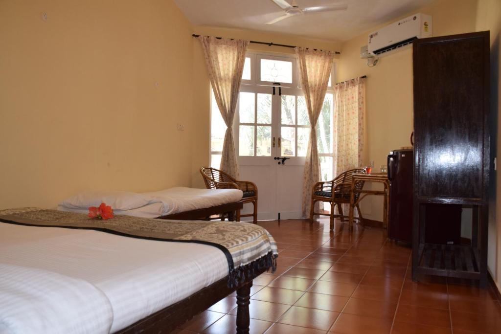 Калангут: Qees Empire Beachfront Resort