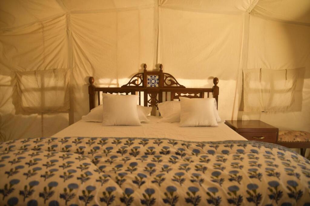 Пляж Мандва: Moonstone Hammock Alibaug