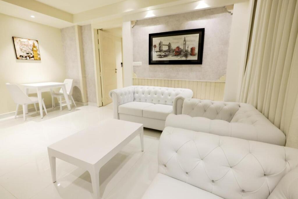 Мангалур: AJ Grand Hotel