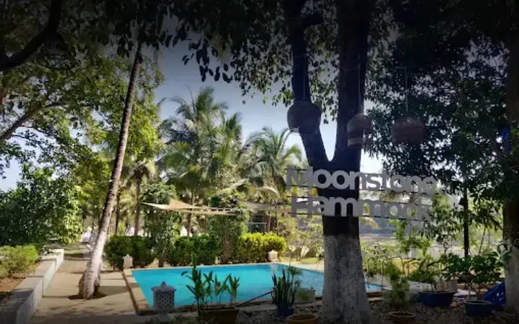 Матеран: Moonstone Hammock Karjat