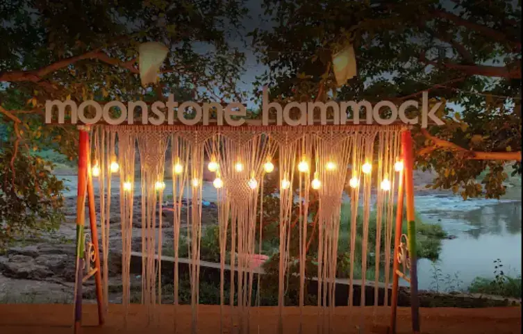 Матеран: Moonstone Hammock Karjat