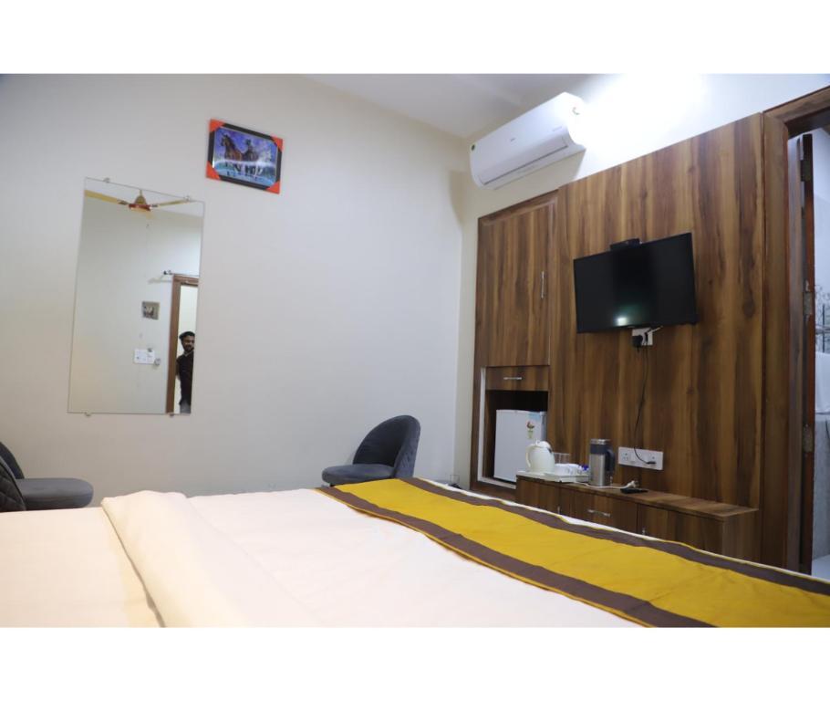 Матхура: Hotel Virasat Palace