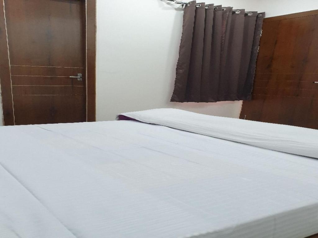 Матхура: OYO 79110 Hotel Gulmohar