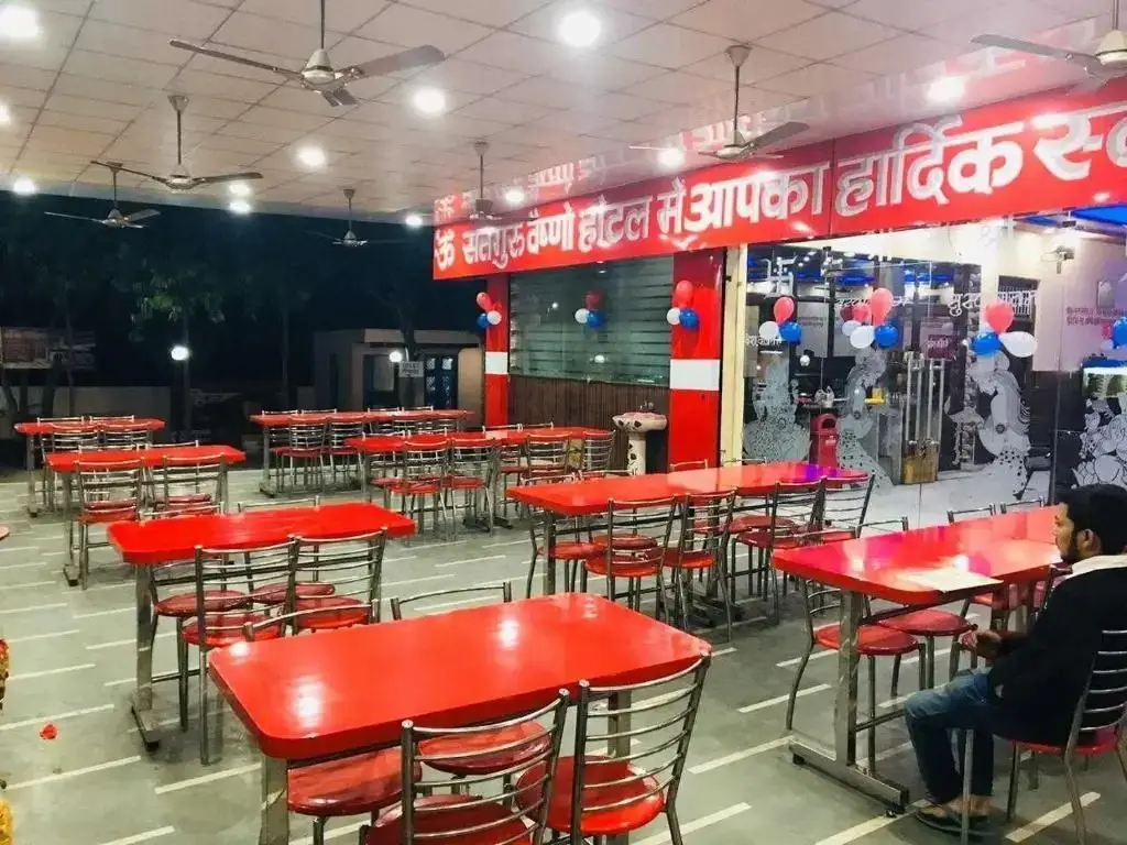 Мератх: Pop 89965 Om Satguru Vaishno Hotel