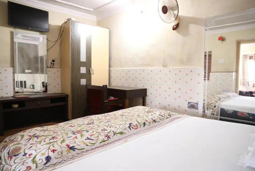 Мератх: Hotel Moon And Restaurant