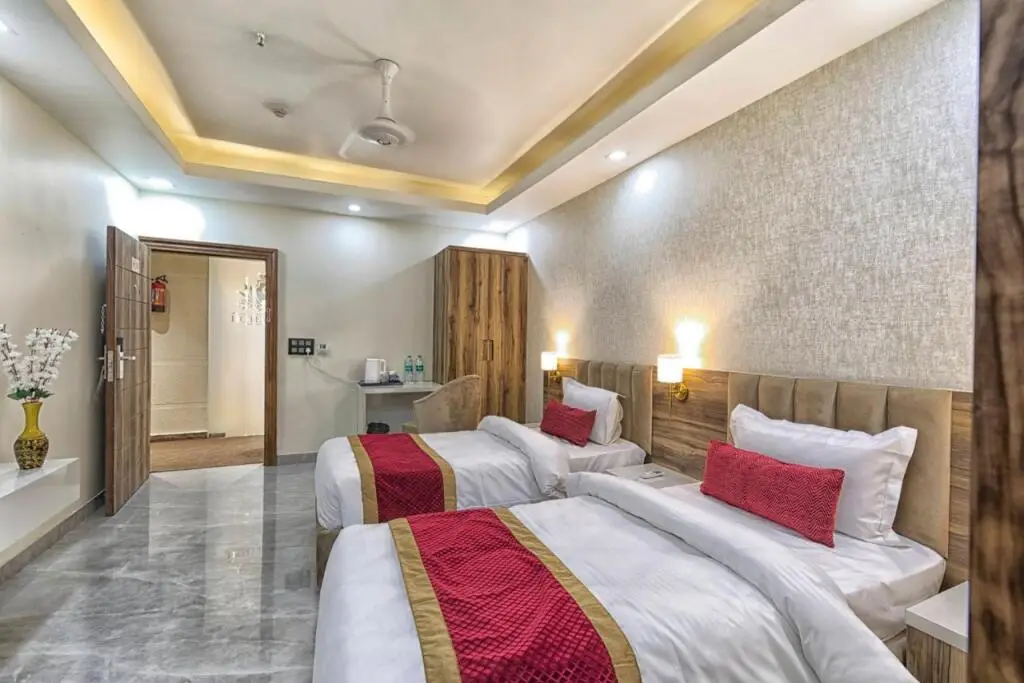 Мератх: Hotel Royal 9