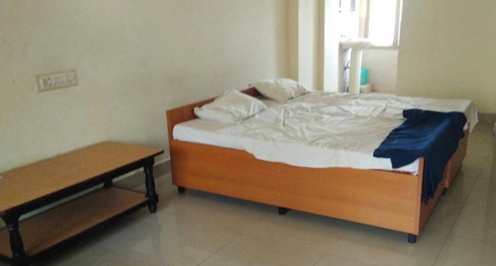 Мератх: Oyo 91084 Viraj Hotel