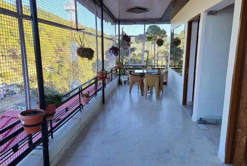 Мератх: Devki Palace Ranikhet