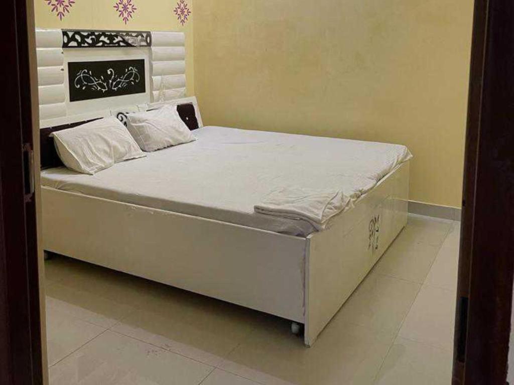 Мератх: OYO 91954 Hotel Bliss