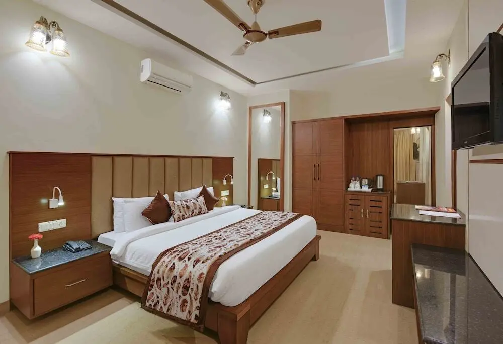 Наинитал: The Prince - Lake view Resort and Spa