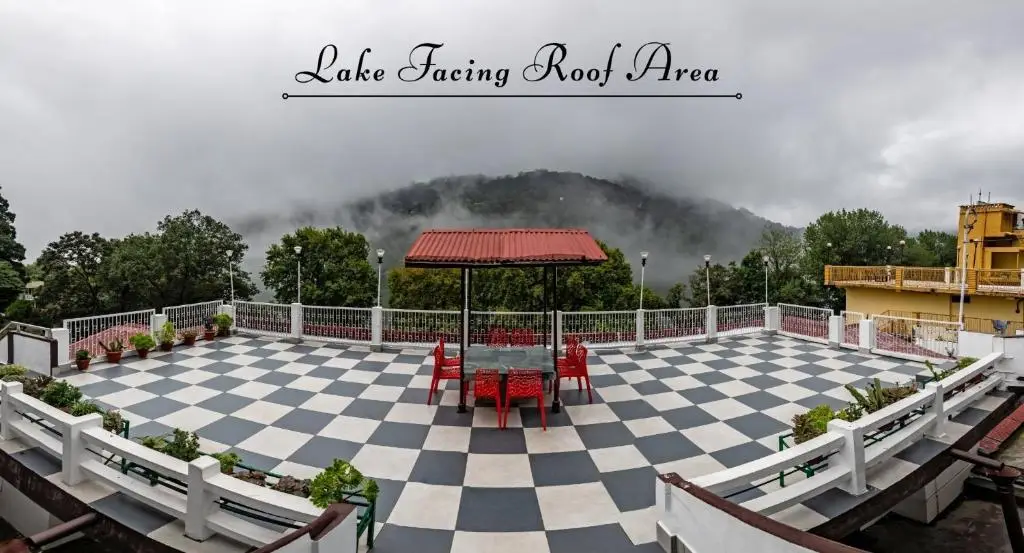 Наинитал: India Hotel - Hotel on Mall Road Nainital