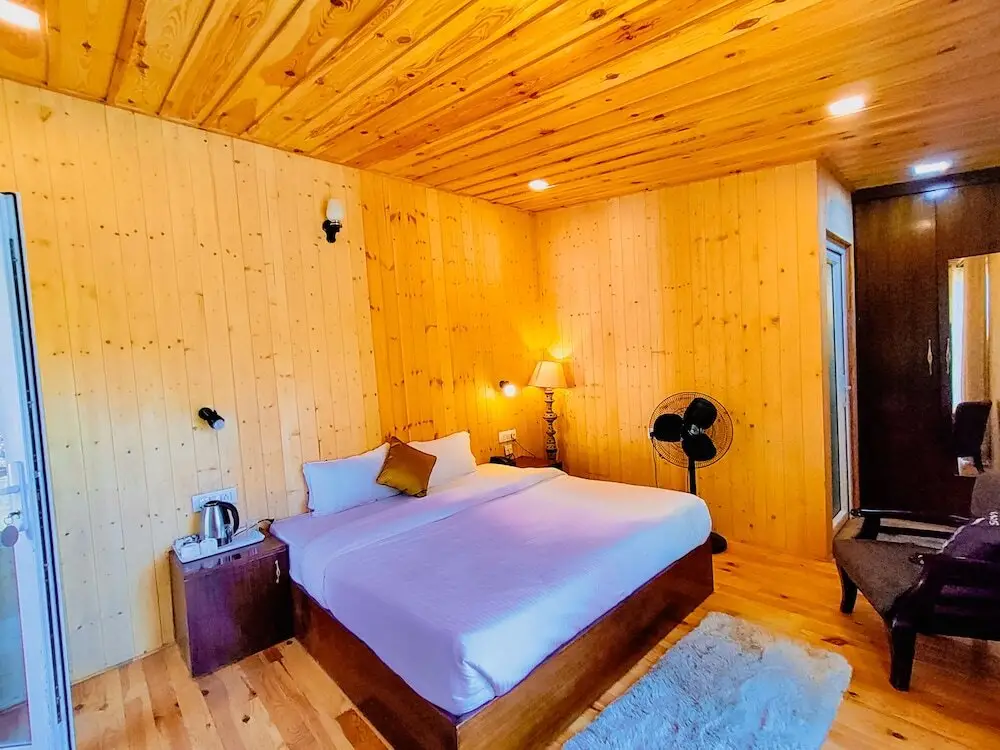Наинитал: The Himalayan Living Whistling Pines