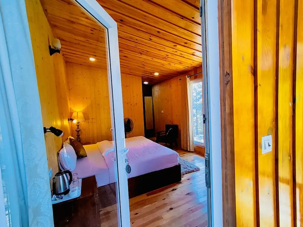 Наинитал: The Himalayan Living Whistling Pines