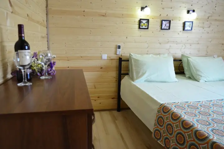 Прибрежное (Сакский район): Semejnyij Dvorik Guest House